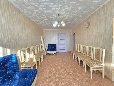Продаю 2 х комнат квартиру.