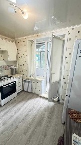Продам 1комн. квартиру, 7 микр, пласт. окна.