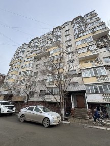 Трех-комнатная уютная квартира с видом на Драм театр