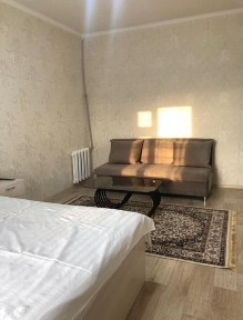Посуточно квартира в центре города чистая сутка 8000 тг