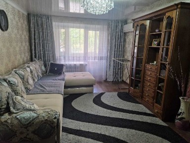 Продам 3-х комнатную квартиру в центре