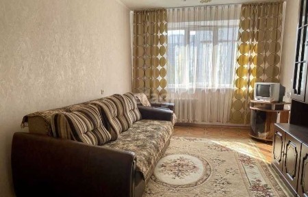 сдам 3х-4х люкс кв почасово, посуточно, понедельно на дворце спорта.