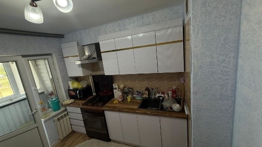 Продам 3 комн квартиру в доме 19б мкр Дружба на 2 этаже в центральном