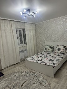 С горячей водой чистая квартира в центре города