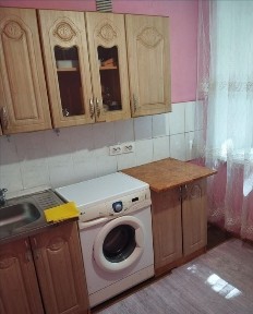 1 комнатная, 2 этаж. Ул. Крылова 11.