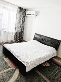 Посуточно 1-ком. кв., 8 мкр. Бр. Жубановых 298