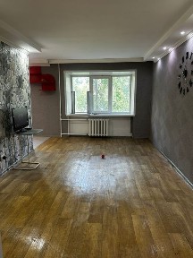 Продам квартиру район 45 аптеки.