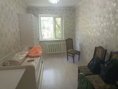 3 комнаталы үй арендаға беріледі, екінші этаж. Момышұлы 4.Нұр магазині