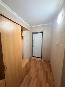 Продам полуторку по Бульвару Гагарина 32