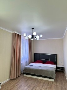 сдам 2-х комн кв-ру Актобе Ажары посуточно