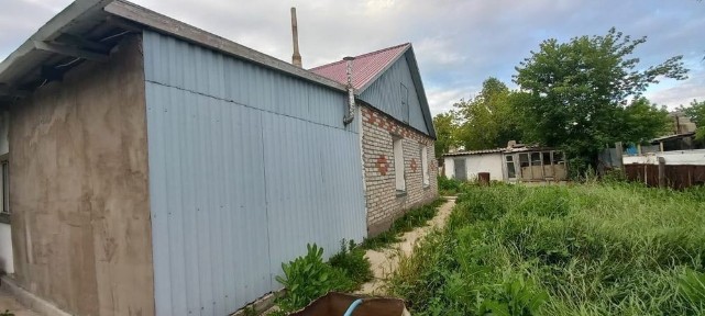 Дом в Аркалыке с центральным отоплением, водой и санузлом в доме