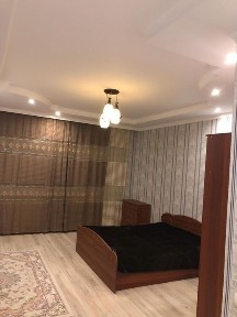 По часам квартира. 8 мкр. Сазда. Космос.