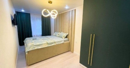 2-Часа 4000 тенге. 1-но комнатная в центре. Де-факто