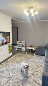 Продам 4-х комнатную квартиру частично меблирована.