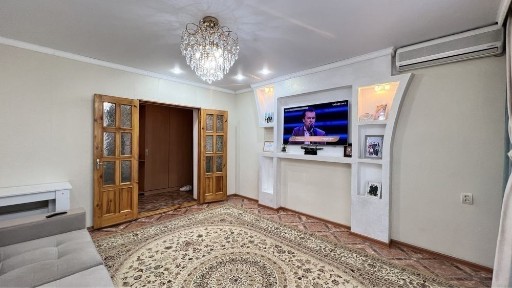 В центре продается 3х комнатная квартира в блочном доме на 4 этаже