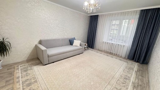 Продам 3-х комнатную квартиру по улице Валиханова 13 (три богатыря)