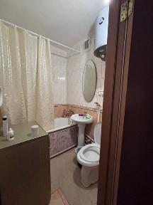 Сдам 1 комнатную квартиру в центре Караганды