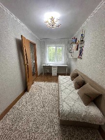 Продам 2-х комн. квартиру, центр