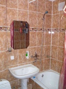Сдам 1 комн кв, КЖБИ., 25 магазин, гор. вода
