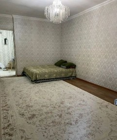 Сдается 2 комнатная квартира, 8- мкр 15-дом, 1-этаж, по часам-1500т.
