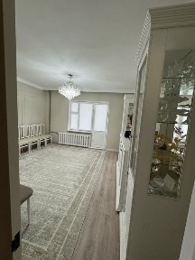 Тез арада 4 болмелі этаж уй сатылады! Жагдайы жаксы! Уй 2001 жылғы!