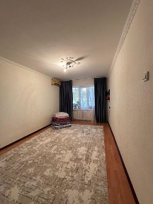 Срочно продается 2-х комнатная кв в мкр Балыкши!