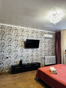 Посуточно и по часам 1- комн квартира на Монкеулы Схи. Жекпе Жек.