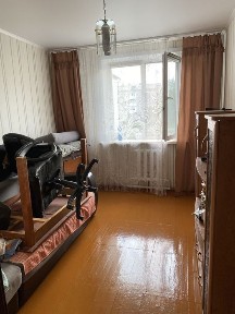 Продам кватриру трехкомнатную бензострой