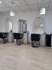 Сдаются 2 места парикмахера