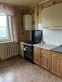 Продам 2-х комнатную квартиру улучшеной планировки на 4 этаже