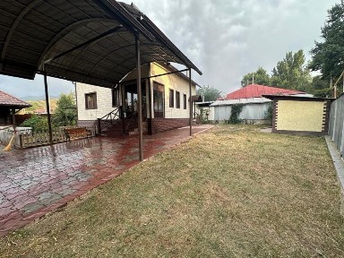 Просторный дом 225 м² с садом и беседкой - Талгар