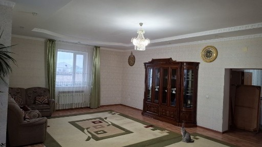 Кең үи сатылады, теңіз жакын.