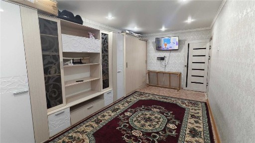 3-комн. квартира, 6 мкр., 2 этаж, 62кв. м. с мебелью
