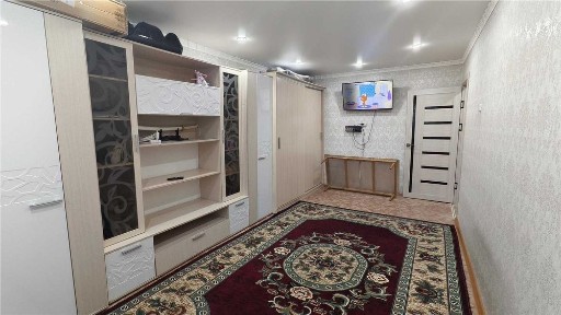 3-комн. квартира, 6 мкр., 2 этаж, 62кв. м. с мебелью