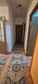 Аренда студент қызға хозяйкамен тұруға 3 комнатная квартира в районе К