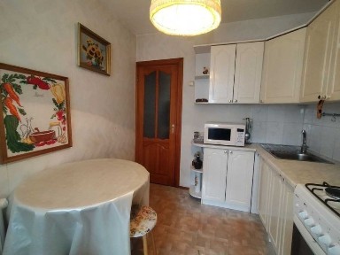 Продажа трехкомнатной квартиры, в районе Мечети 
