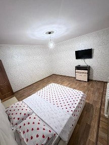 Сдам 1 комнатную квартиру в мкр Нурсат посуточно упакованная чистая