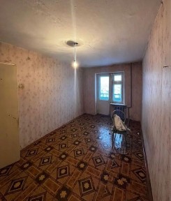 Продам 4-х комнатную квартиру, торг уместен