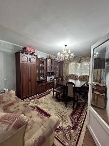 Продам двухкомнатную квартиру (торг уместен) улуш. планирвоки 63.4
