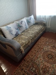 Сдам 2 комнатную квартиру посуочно 8000