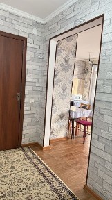 Сдается 1 комн квартира в мкр Нурсат 2. В хорошем состояни.