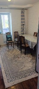 Продам квартиру Нурсити 1мкр напротив роддома 2комнатный 3этажный дом