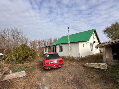 Мансардный дом в старом Аралтале. Не новый, но аккуратный
