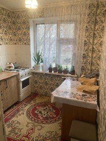 Продам. однокомнатную. квартиру. в 6 микрорайоне.