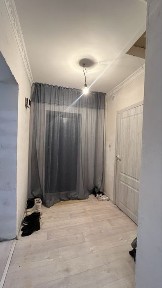 Центральни көшеде. орналасқан, больница, мектеп, магазин, остоновка жақын