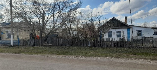 Продаётся дом в с. Байтуган с большим земельным участком.