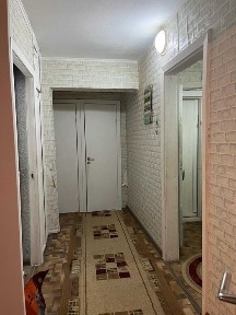 продается 4ком кв, 1 эт-4мкр-7дом