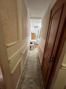 В центре долгосрочную аренду 2х комнатная. квартиру семейным парам срс