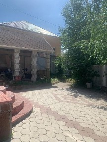 Уютный 3-уровневый дом у берега Иртыша