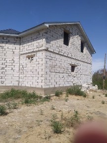 Продам дом недостроеный.